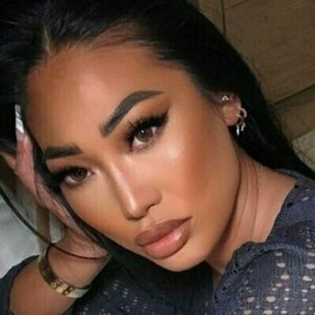 Nahá fotka uniklých OnlyFans od Angie Ang Msangieang