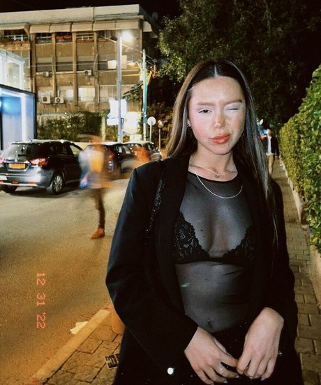 Обнаженная фотография утечки OnlyFans от Emma Roob