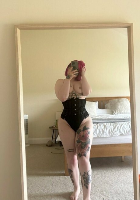 Alasti lekkinud OnlyFans-i pilt Sylvermoon