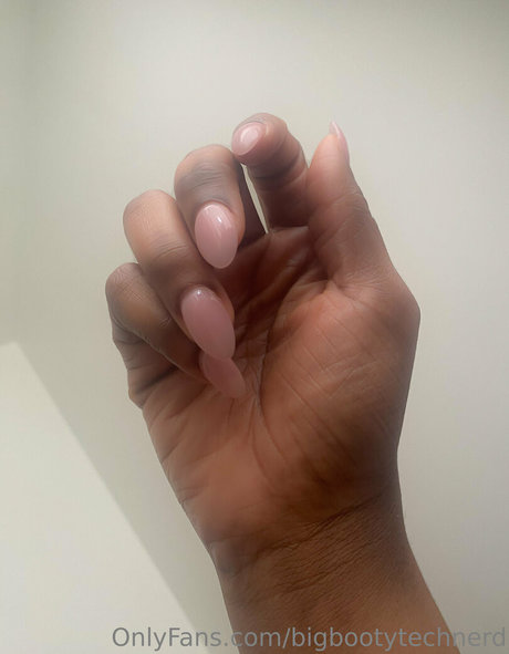 Nacktes geleaktes OnlyFans-Foto von Bigbootytechnerd