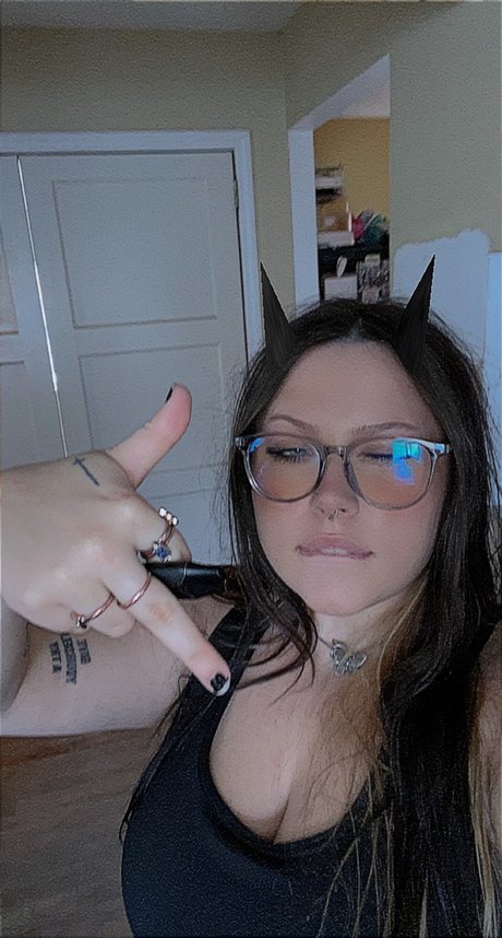 Photo nue de fuite OnlyFans de Lynzie