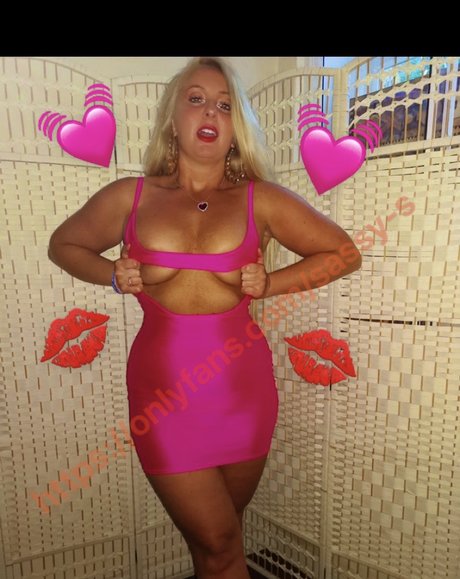 Alasti lekkinud OnlyFans-i pilt Sassys