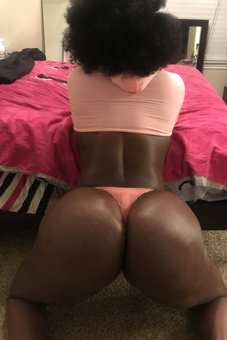 Nahá fotka uniklých OnlyFans od Sassydoll