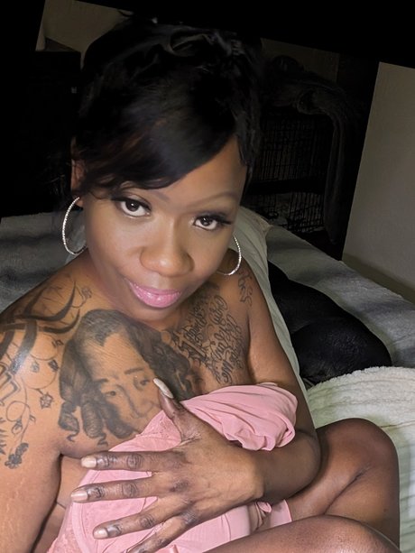 Alasti lekkinud OnlyFans-i pilt Black And Aged To Perfection Ms Sasha