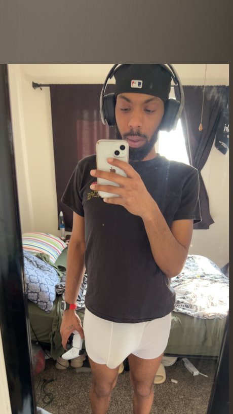 Naken lekkede OnlyFans-bilde av Saquan Davis