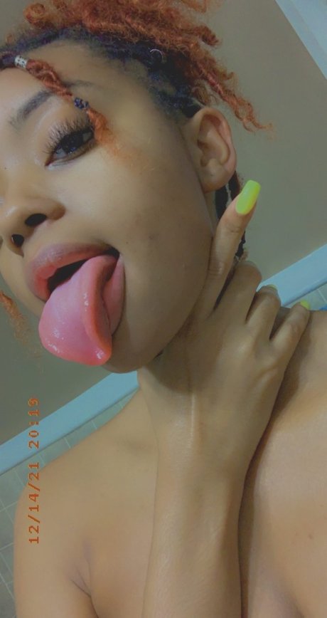 Nahá fotka uniklých OnlyFans od Sapphire