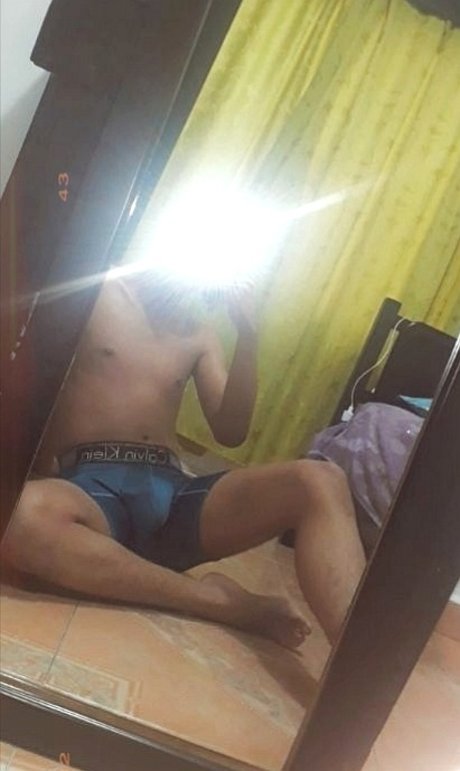 Nacktes geleaktes OnlyFans-Foto von Santiago