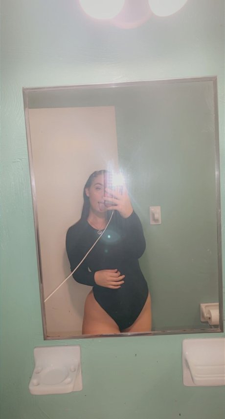 Alasti lekkinud OnlyFans-i pilt Sandra Rose