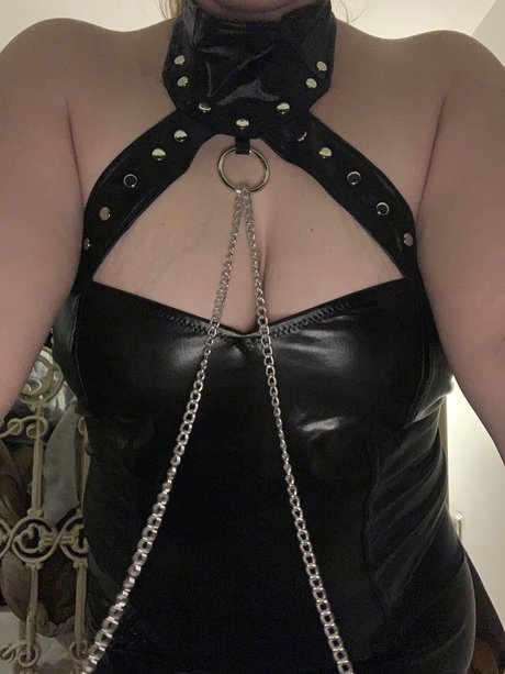 Alasti lekkinud OnlyFans-i pilt Miss Sassy