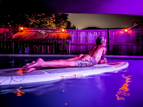 Alasti lekkinud OnlyFans-i pilt Rogue Barbie