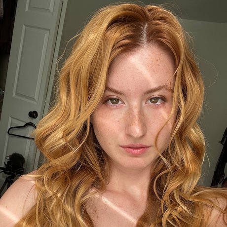 Photo nue de fuite OnlyFans de Strawberry Plus