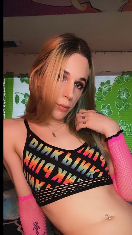 Обнаженная фотография утечки OnlyFans от Scarlet Rose