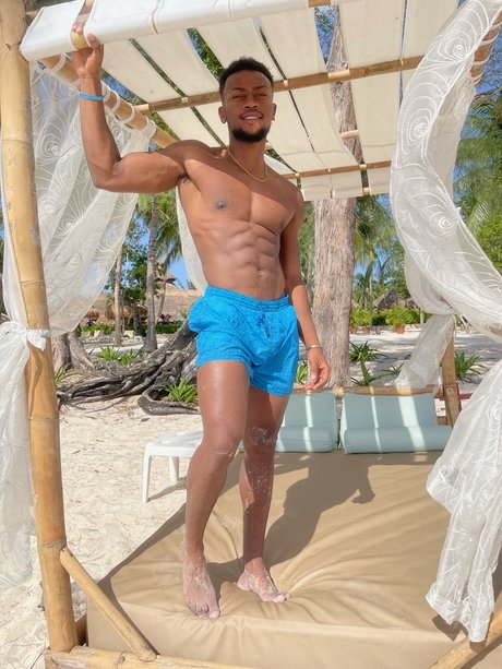 R naked leaks OnlyFans pic