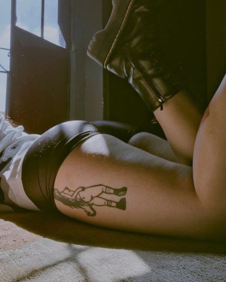 Alasti lekkinud OnlyFans-i pilt Saturnpuzzy