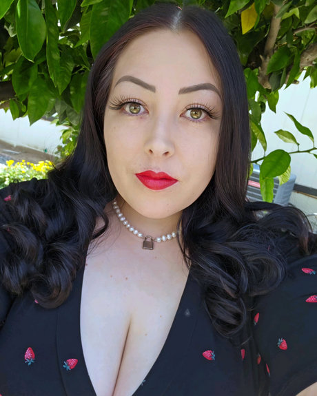 Naken läckt OnlyFans-bild av Alice Paige