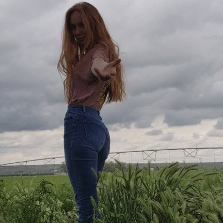 Nahá fotka uniklých OnlyFans od Salem Rose A