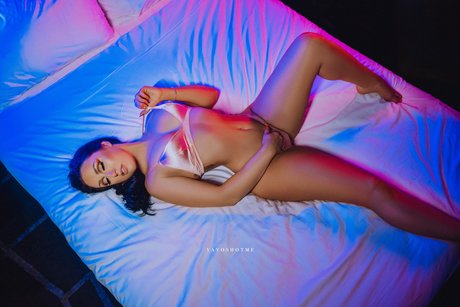 Naken lekkede OnlyFans-bilde av Felicia Fabula