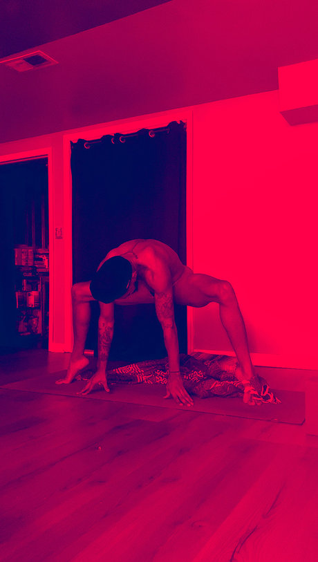 OnlyFans-model Nude Yoga Classes
