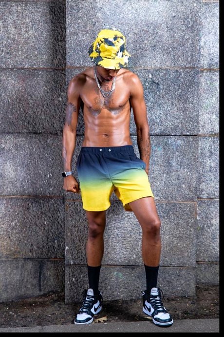 Naakte gelekte OnlyFans-foto van The One