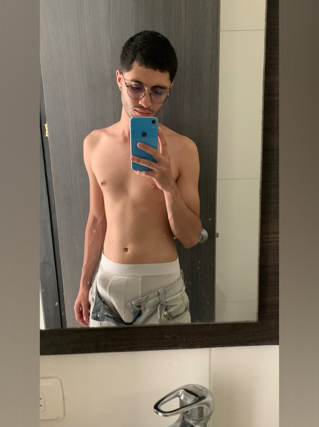 Foto di nudo di fuga di OnlyFans di Yejho