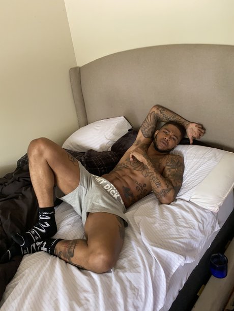 Nahá fotka uniklých OnlyFans od Officialjusten