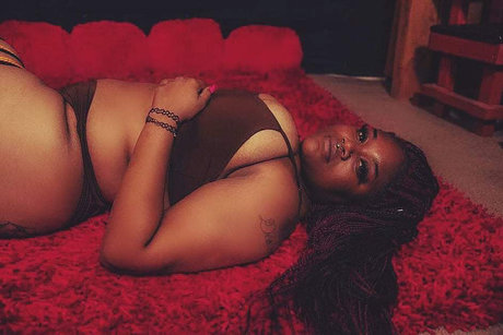 Обнаженная фотография утечки OnlyFans от Teila