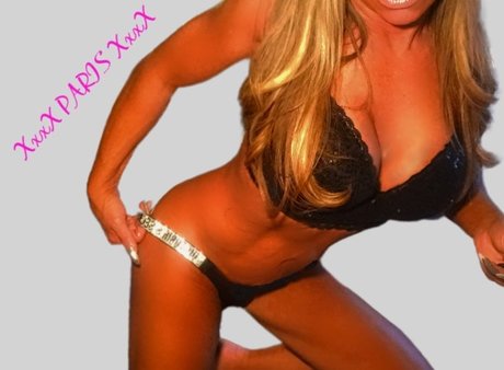 Naken lekkede OnlyFans-bilde av Xxxx Paris Xxxx