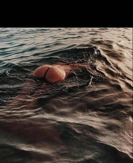 Alasti lekkinud OnlyFans-i pilt Musa