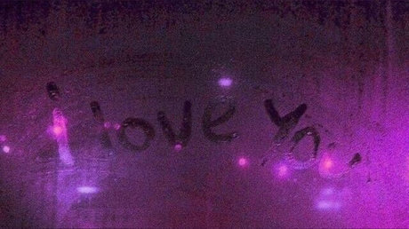 Naakte gelekte OnlyFans-foto van        