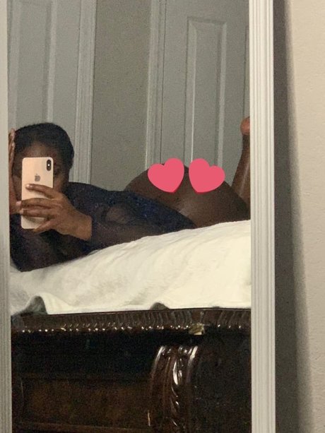 Naken lekkede OnlyFans-bilde av Nalia St