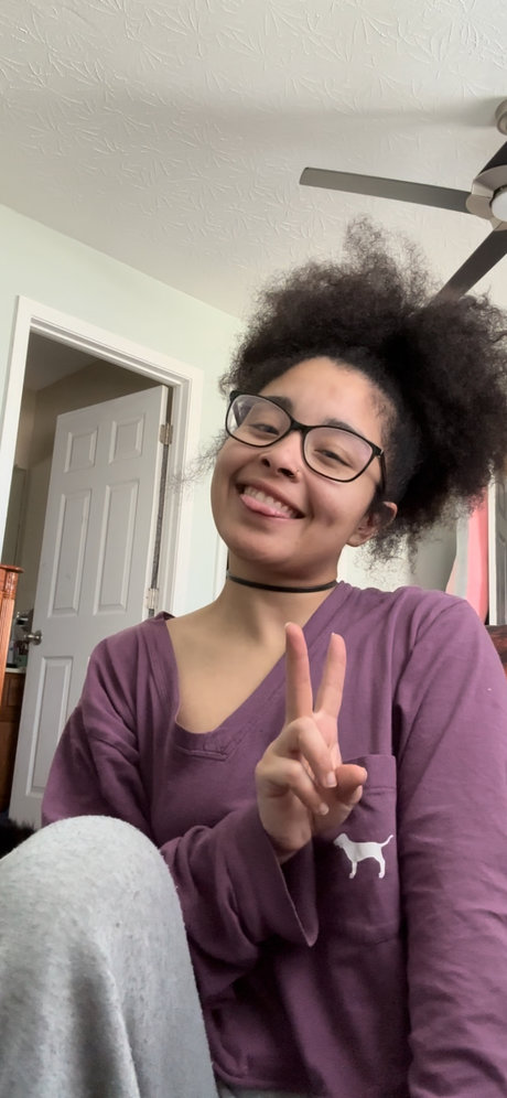 Naken lekkede OnlyFans-bilde av Tatafrolatinababe