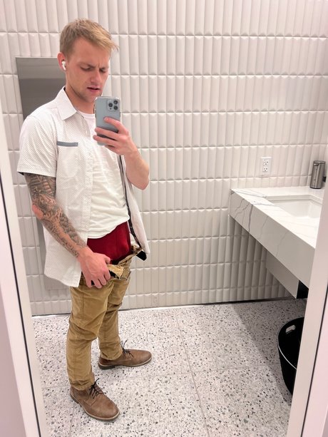 Naken läckt OnlyFans-bild av Zach And Nolan