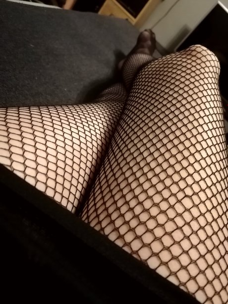 Naken lekkede OnlyFans-bilde av Yoursmoni