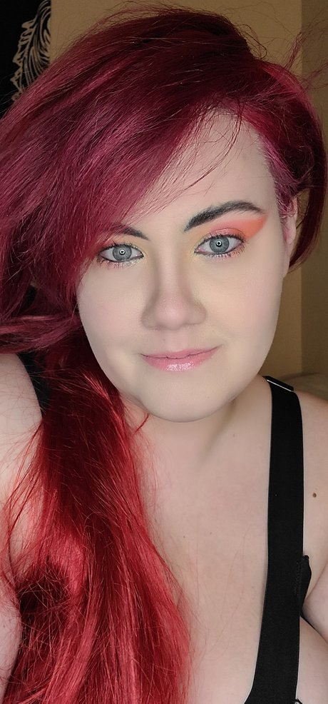 Naakte gelekte OnlyFans-foto van Liza