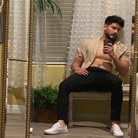 Nahá fotka uniklých OnlyFans od Richie Valentine