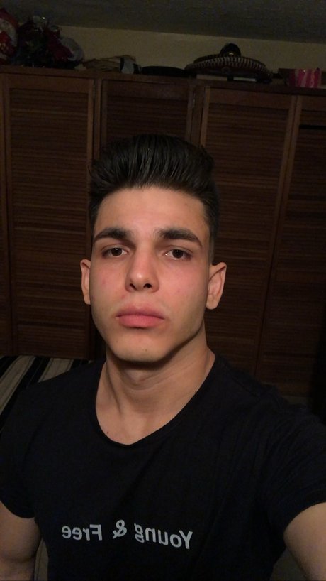 Naakte gelekte OnlyFans-foto van Jesus Travieso