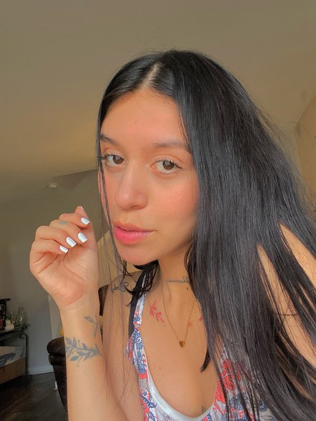 Alasti lekkinud OnlyFans-i pilt  