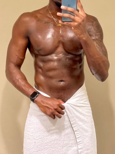 Foto di nudo di fuga di OnlyFans di Your Favorite