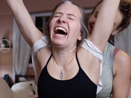 Naken läckt OnlyFans-bild av Zen Tickling