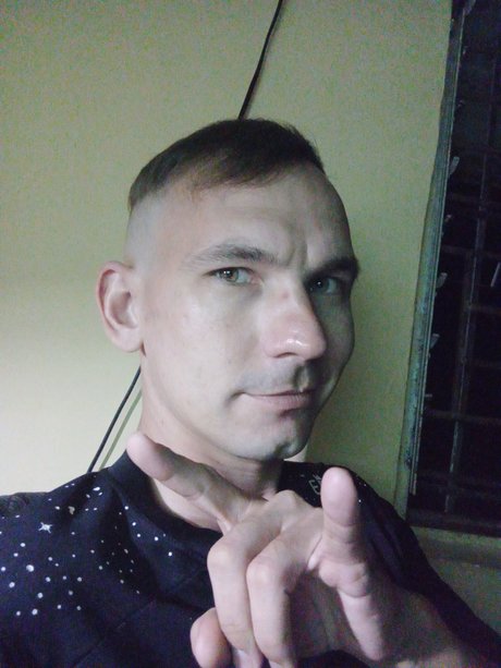 Обнаженная фотография утечки OnlyFans от Pavel Zarsava Saveliev