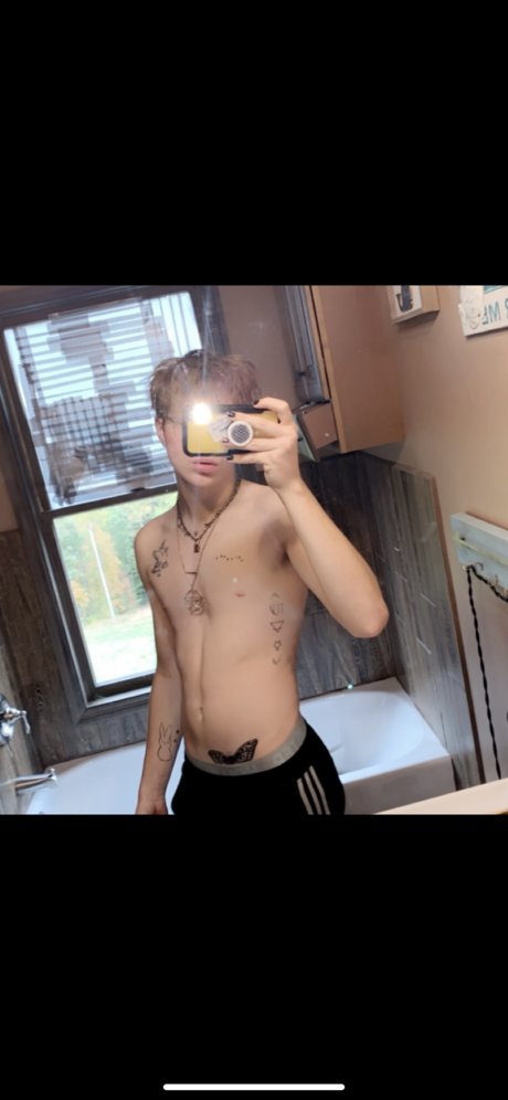 Photo nue de fuite OnlyFans de Harvey Flinn