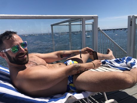 Naakte gelekte OnlyFans-foto van Duane Trade