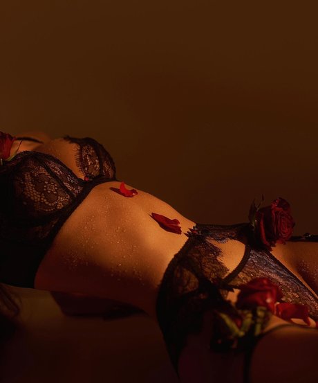 Naken lekkede OnlyFans-bilde av Angela