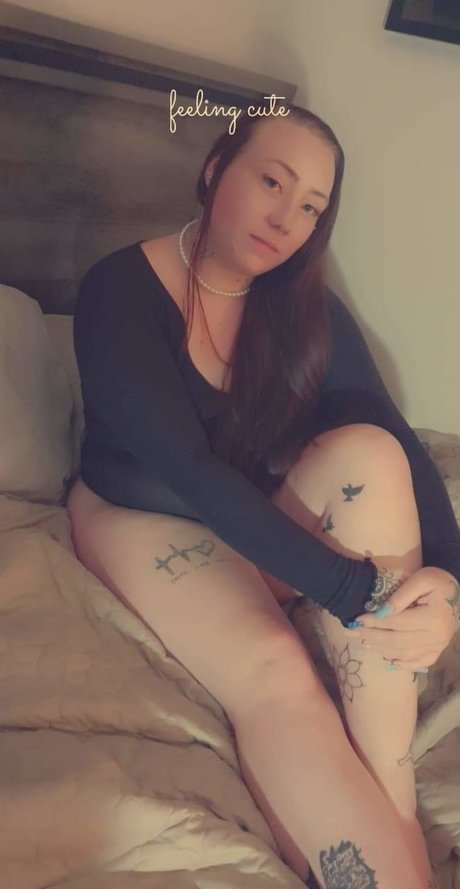 Naken lekkede OnlyFans-bilde av Ladee Blue