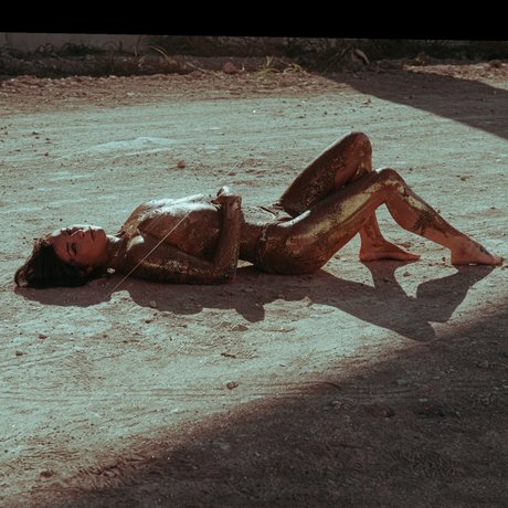 Alasti lekkinud OnlyFans-i pilt Bluebird