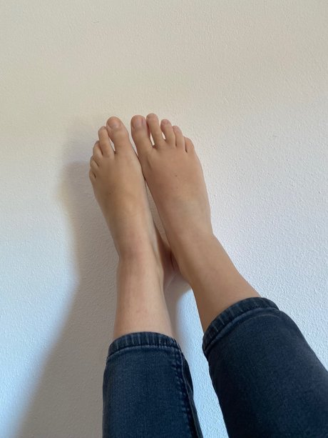 Nahá fotka uniklých OnlyFans od Feetfragolina