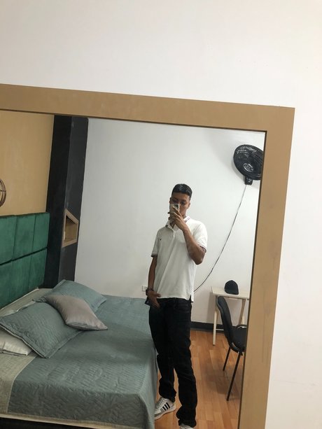 Обнаженная фотография утечки OnlyFans от Julin Arias