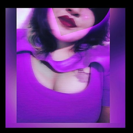 Alasti lekkinud OnlyFans-i pilt Mami Jessie