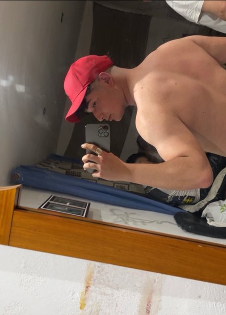 Naken lekkede OnlyFans-bilde av Parysitooo