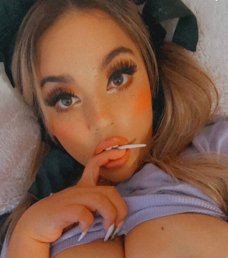 Naken lekkede OnlyFans-bilde av Mercedes Beaute